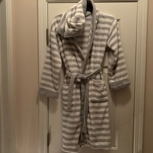 NWOT Lupilu Robe